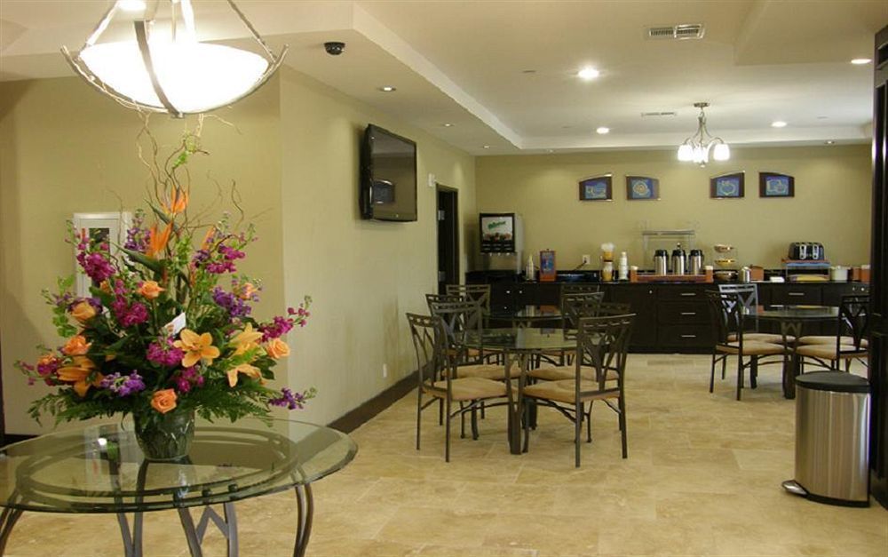 Rodeway Inn & Suites Winnfield Extérieur photo